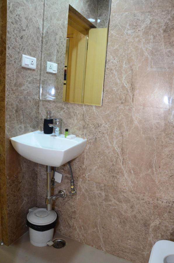 Crytsal Residency Hotel Ranchi Buitenkant foto