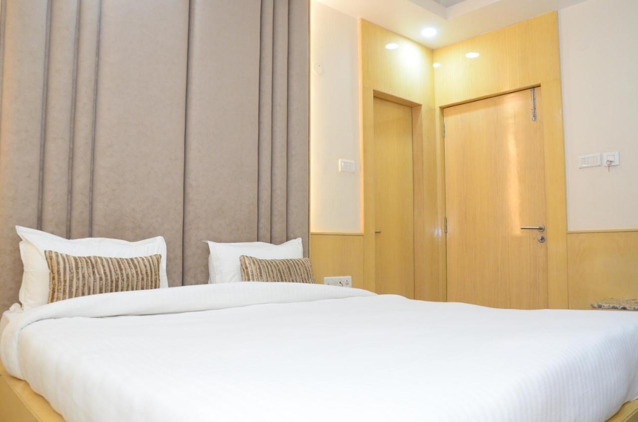 Crytsal Residency Hotel Ranchi Buitenkant foto