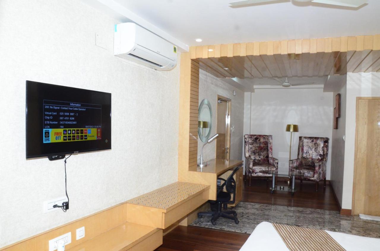 Crytsal Residency Hotel Ranchi Buitenkant foto