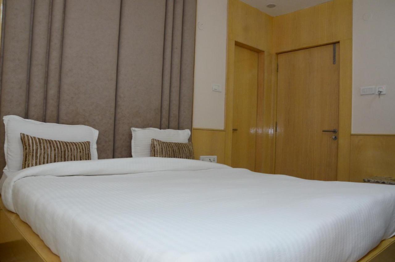 Crytsal Residency Hotel Ranchi Buitenkant foto