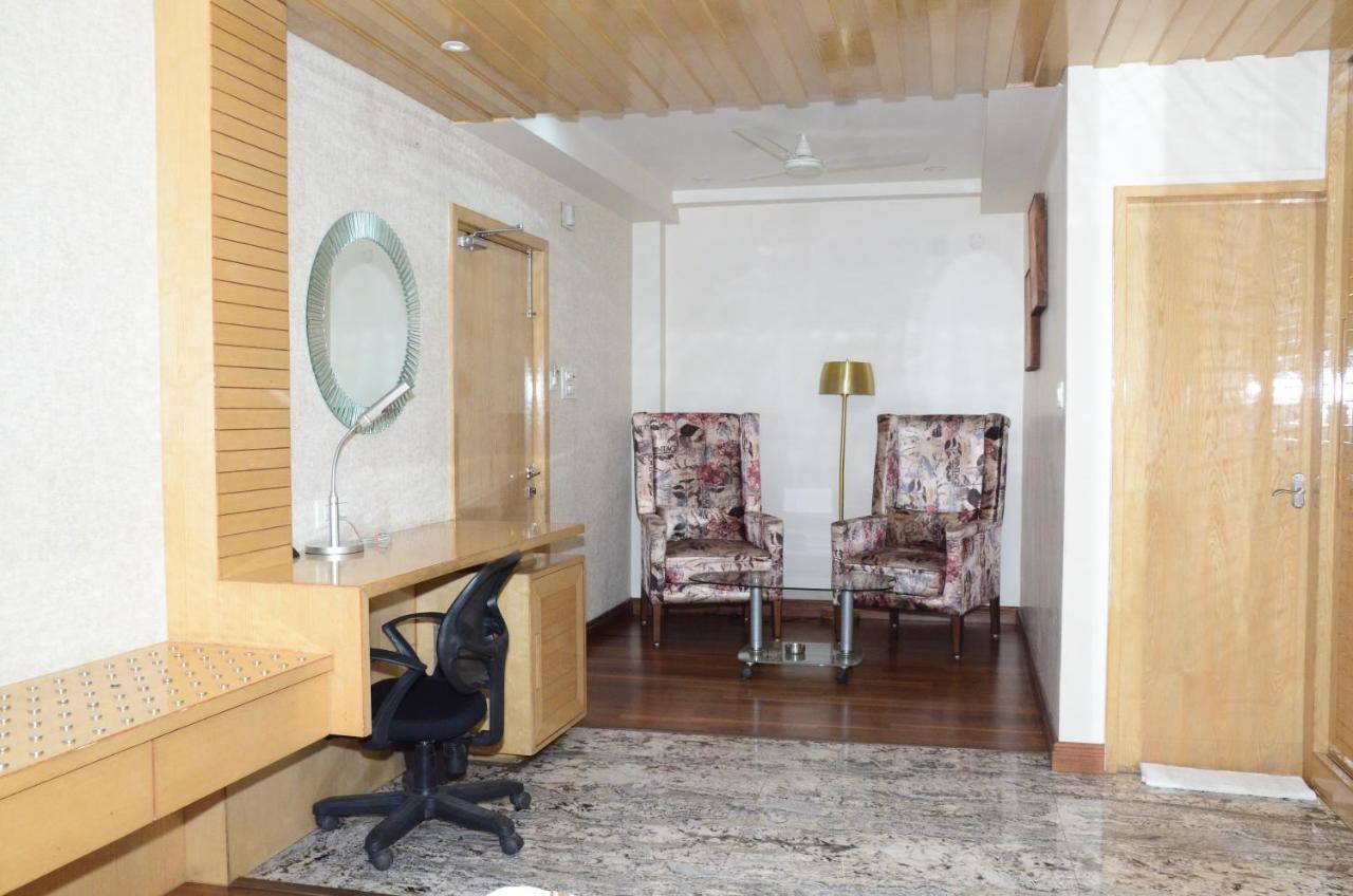 Crytsal Residency Hotel Ranchi Buitenkant foto