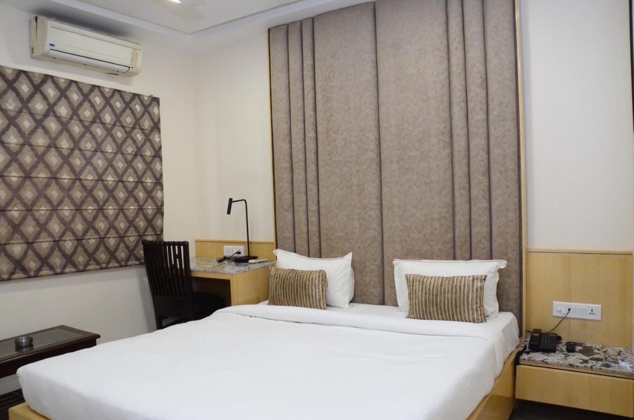 Crytsal Residency Hotel Ranchi Buitenkant foto