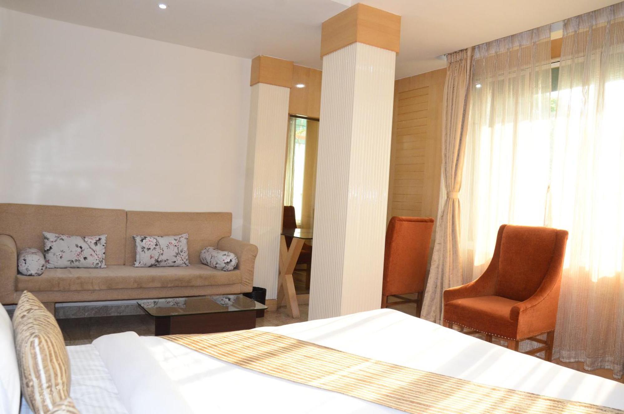 Crytsal Residency Hotel Ranchi Buitenkant foto