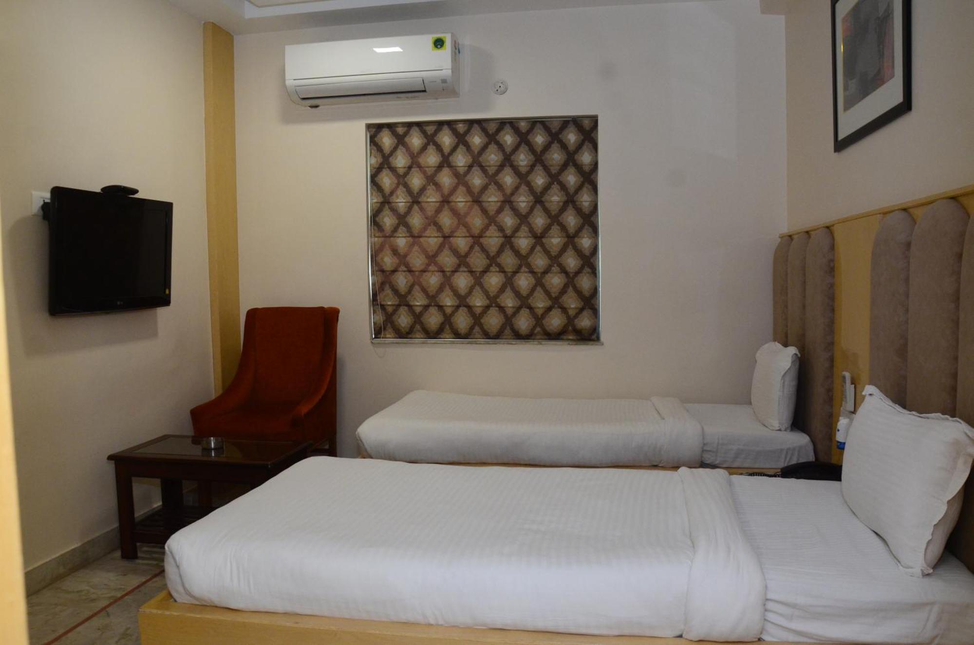 Crytsal Residency Hotel Ranchi Buitenkant foto